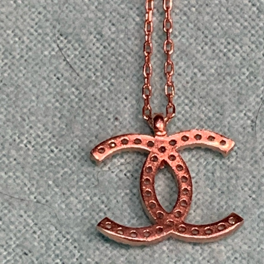 Brand new , rare  Rose Gold plated with crystals  Necklace,great for collectors - Picture 6 of 14